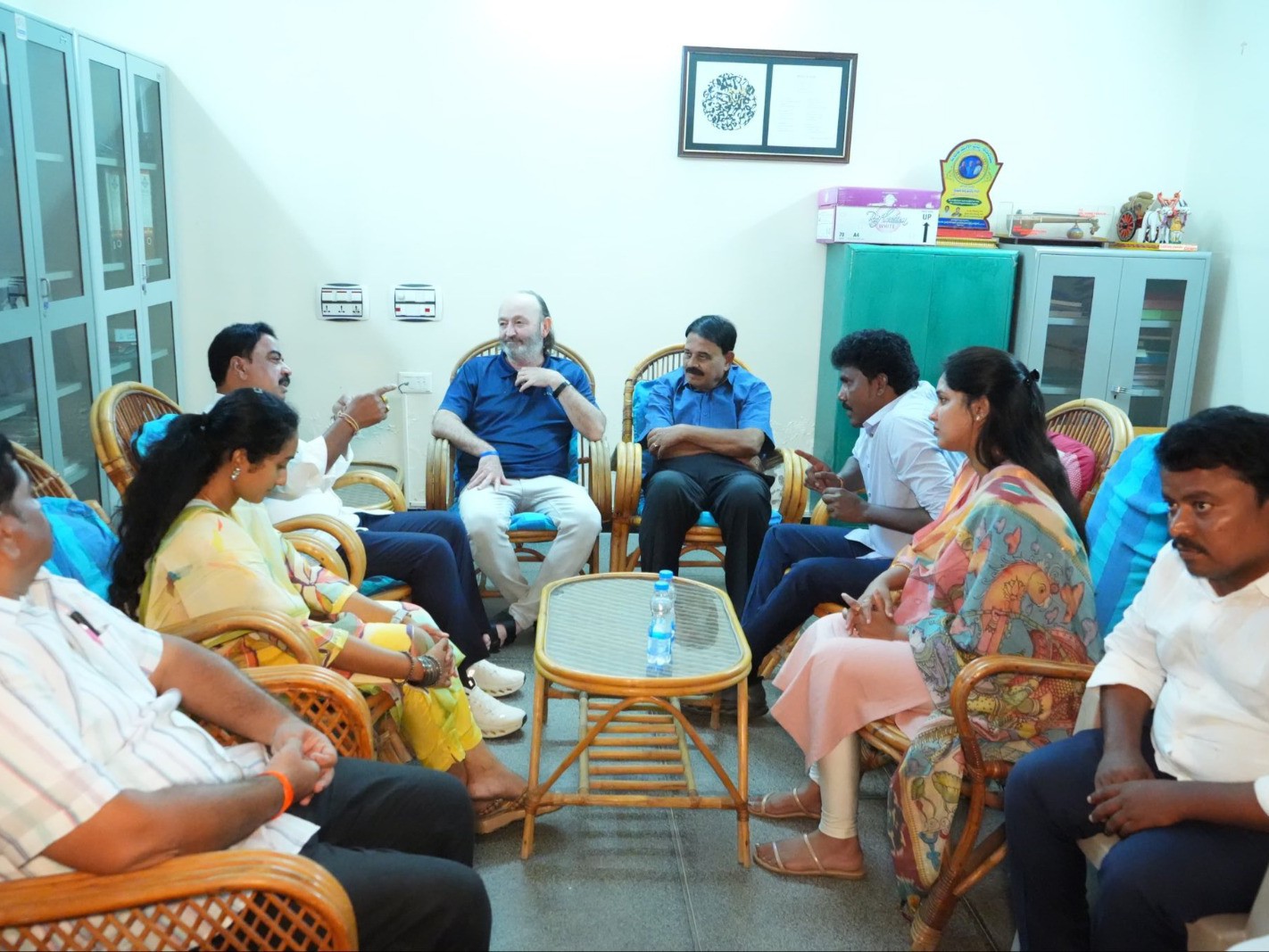 మాంఛో ఫెర్రర్‌ను కలిసిన టీడీపీ ఎమ్మెల్యేలు