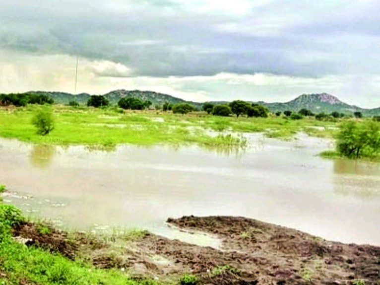 చెరువుల్లో పూడికతీతకు నిధులు మంజూరు