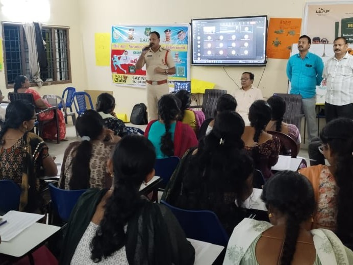 డ్రగ్స్‌పై డీఎస్సీ అభ్యర్థులకు అవగాహన
