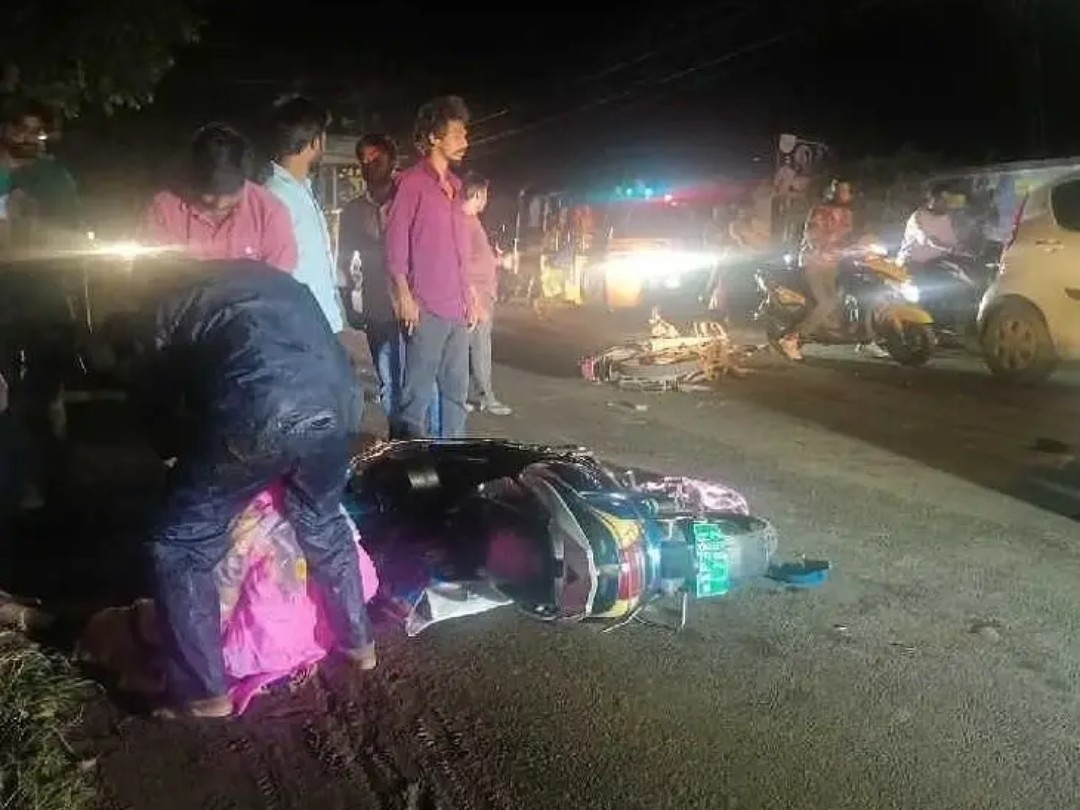 ఒకే సమయంలో రెండు రోడ్డు ప్రమాదాలు