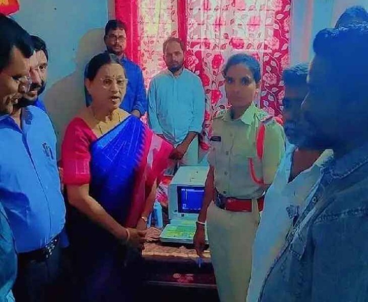 అక్రమ అల్ట్రాసౌండ్ యంత్రం స్వాధీనం