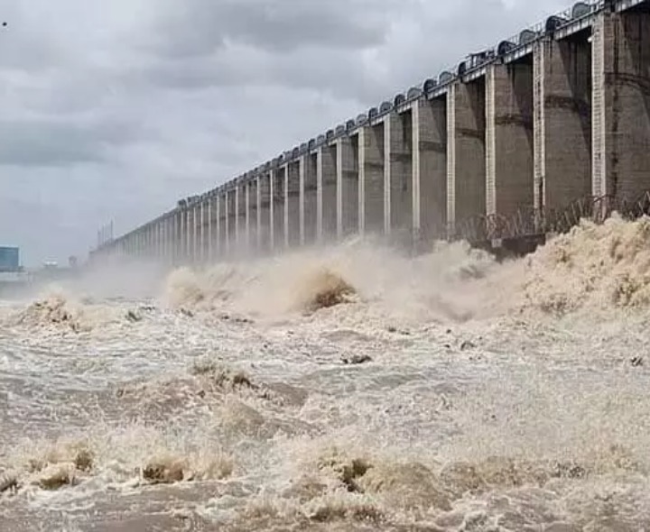 జూరాల ప్రాజెక్టు 78,000 క్యూసెక్కుల ఇన్‌ఫ్లో