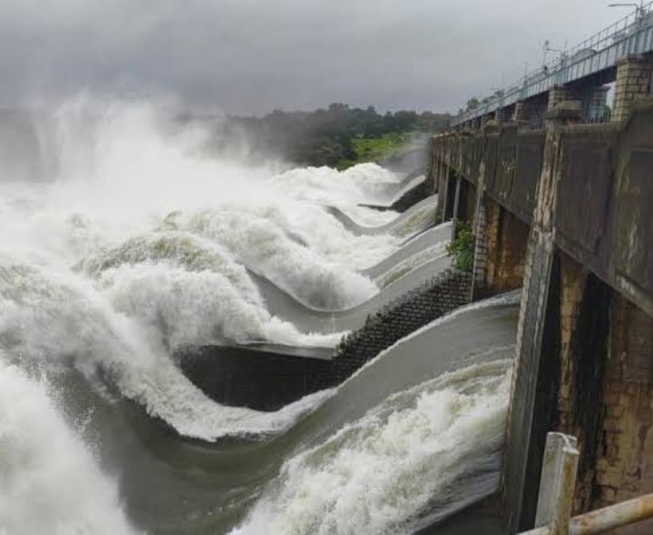 నిజాంసాగర్ ప్రాజెక్ట్‌ 5 గేట్లు ఎత్తివేత