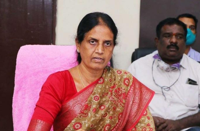 మాజీమంత్రి హౌస్ అరెస్ట్