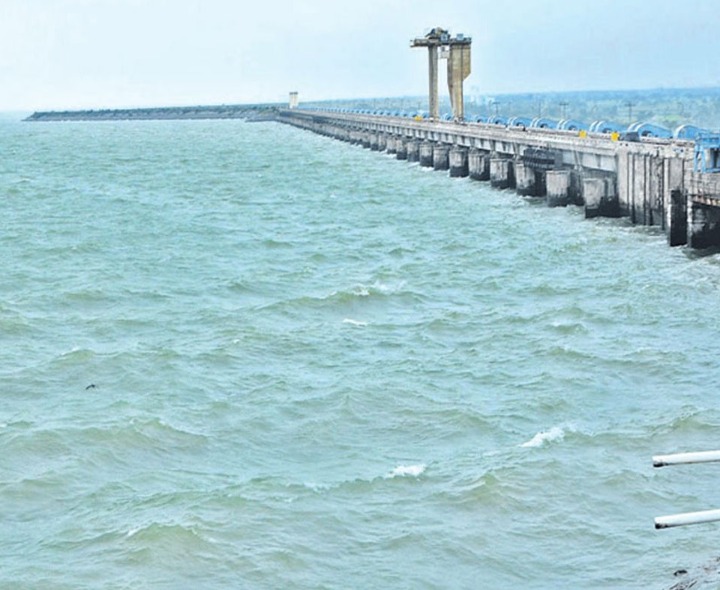 శ్రీరామ్ సాగర్ ప్రాజెక్ట్ 16 గేట్లు ఎత్తివేత