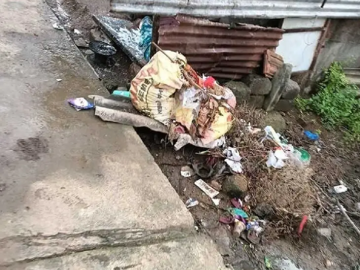 గ్రామాల్లో చెత్త సమస్య.. స్థానికుల ఆగ్రహం