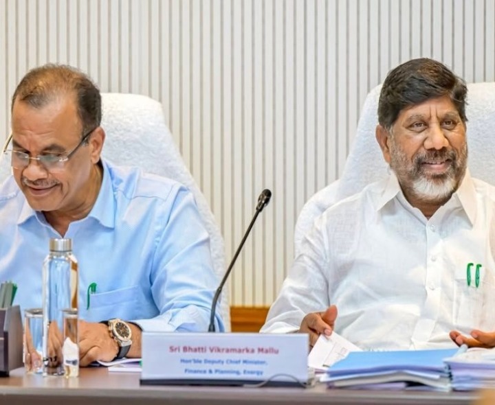 రోడ్ల పునరుద్ధరణ పనులు చేపట్టాలి: డిప్యూటీ సీఎం