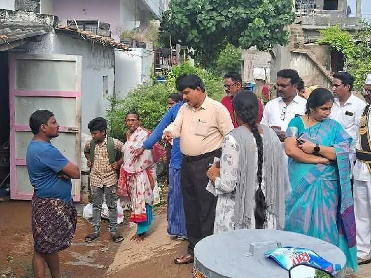 తాళ్లూరులో ఇంటింటికి వెళ్లిన డీపీఓ