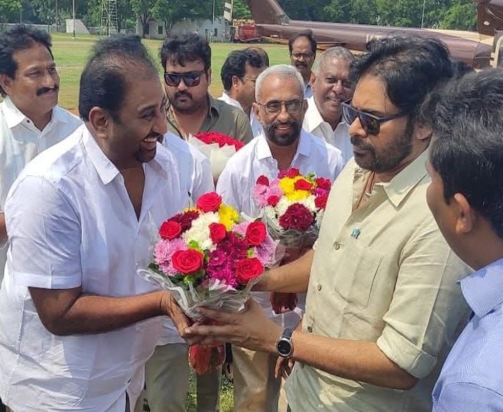 పవన్ కళ్యాణ్‌ను కలిసిన ముమ్మిడివరం ఎమ్మెల్యే