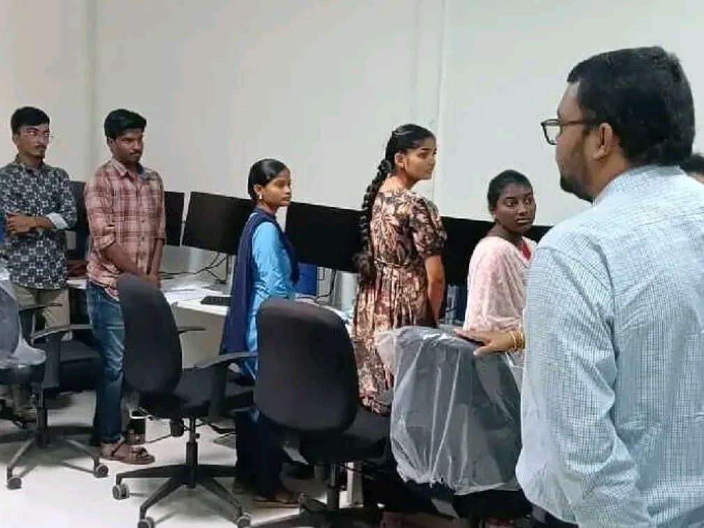 ఏసీటీ కేంద్రాన్ని పరిశీలించిన కలెక్టర్