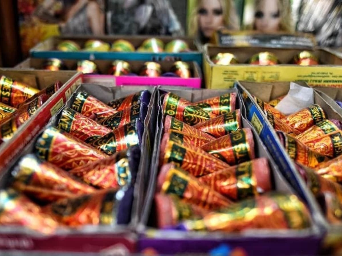 టపాసు దుకాణాలు ఏర్పాటు చేస్తున్నారా..?