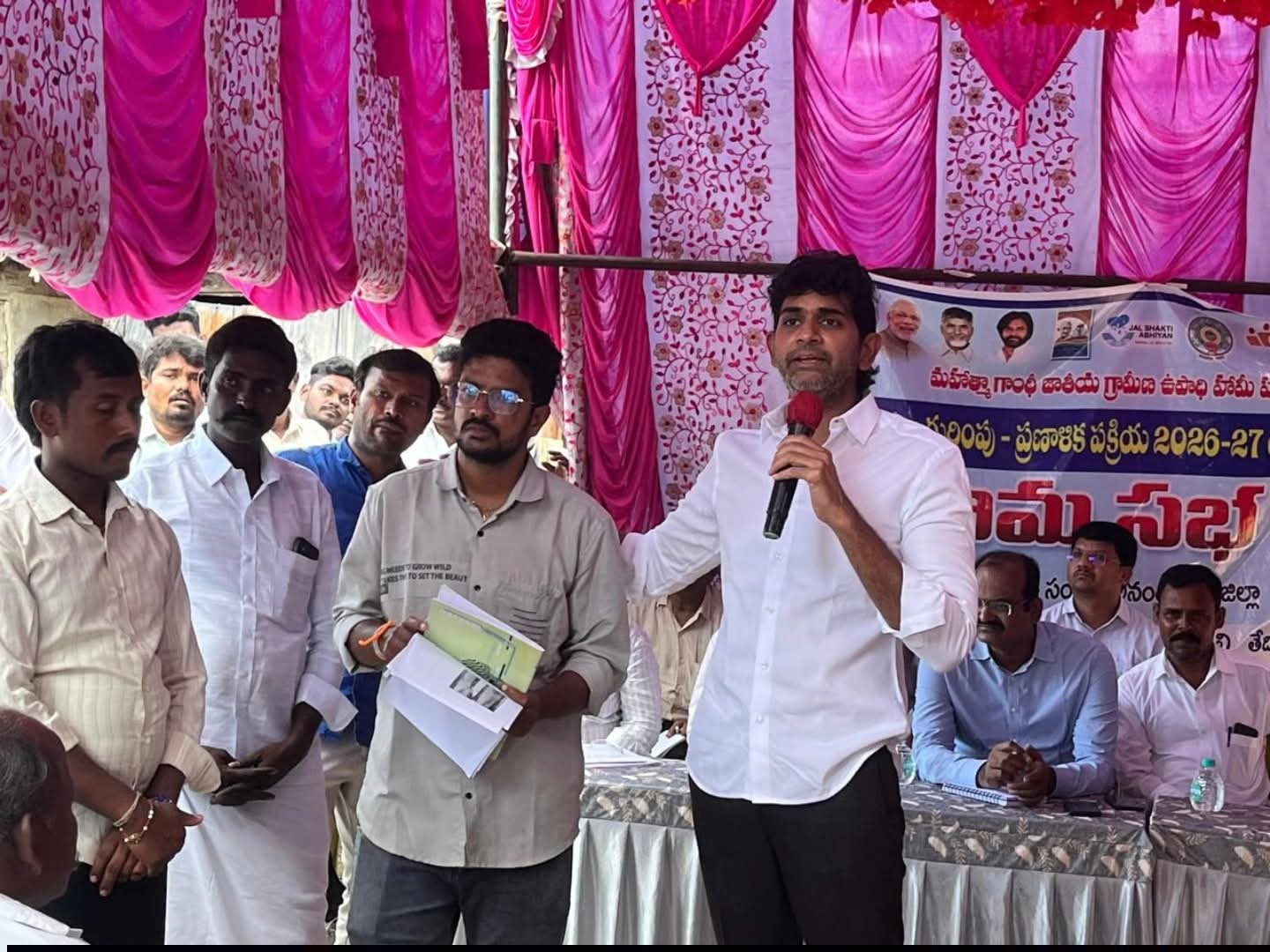 బోయరెడ్డి పల్లిలో ఎమ్మెల్యే గ్రామ సభ