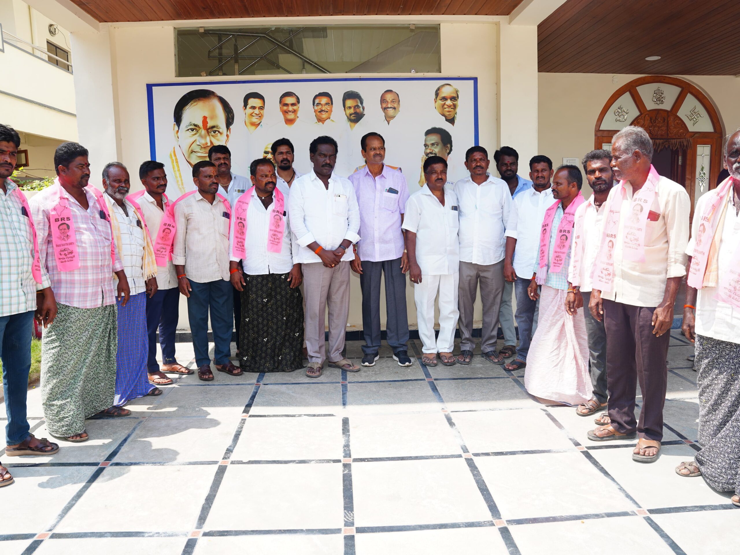 కాంగ్రెస్ నాయకులు బీఆర్‌ఎస్‌లోకి చేరిక