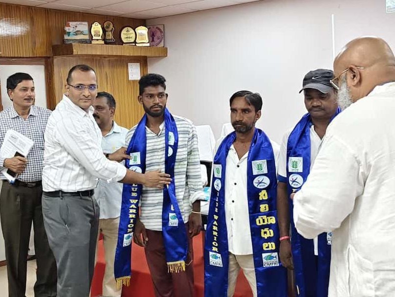 సుస్థిర వేట విధానాలపై అవగాహన పెంచుకోవాలి: కలెక్టర్