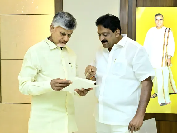 సీఎం చంద్రబాబును కలిసిన రూపానంద రెడ్డి