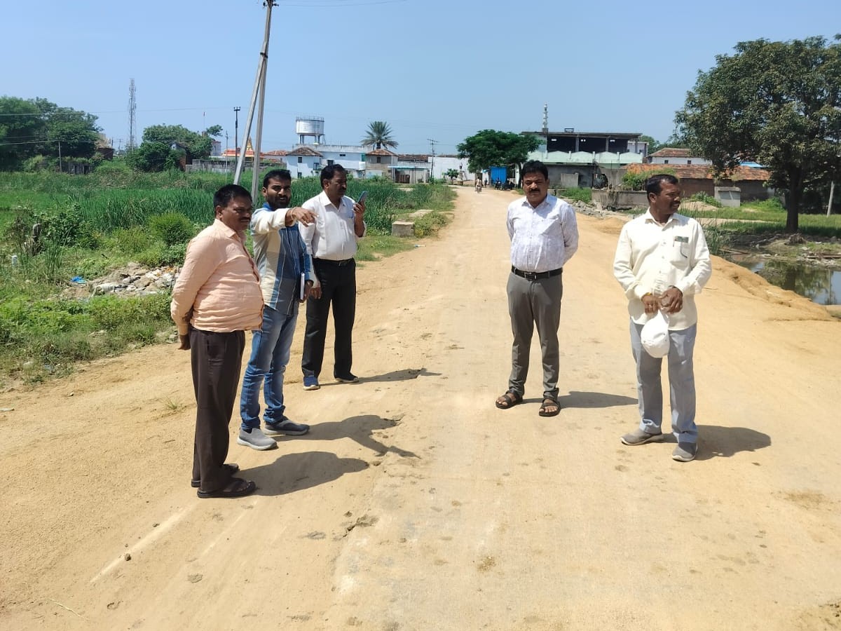 విద్యుత్ పునరుద్ధరణ పనులు పరిశీలించిన ఎస్.ఈ రవీందర్