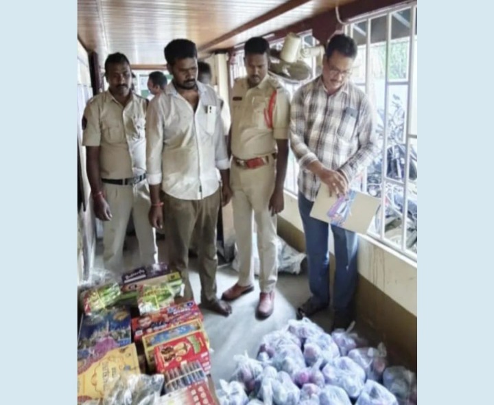 ముమ్మిడివరం‌లో అక్రమ బాణాసంచా స్వాధీనం