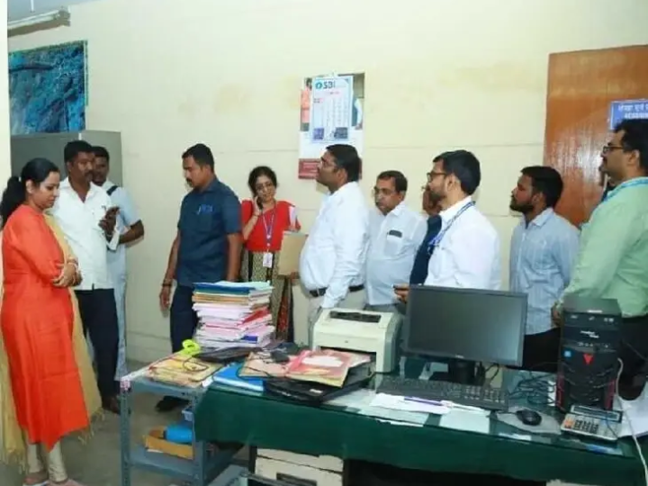 భవనం ఎంపికను తక్షణమే పూర్తి  చేయాలి: MP