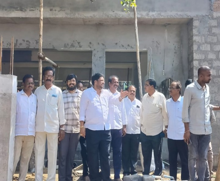 అన్నా క్యాంటీన్ పనులను పరిశీలించిన కమిటీ ఛైర్మన్