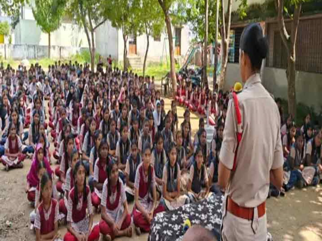 అపద సమయంలో షీ టీం అండగా ఉంటుంది: SI