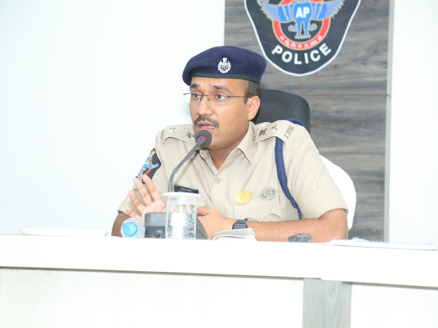 సమన్వయంతో ఉత్తమ సేవలు అందించండి: ఎస్పీ