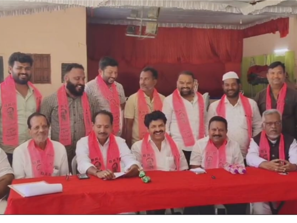 అభివృద్ధిని అడ్డుకుంటున్న కాంగ్రెస్ నేతలు