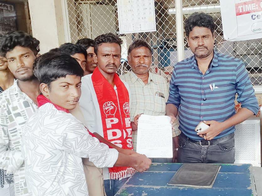 ‘విద్యార్థులకు బస్సు సౌకర్యం కల్పించాలి’