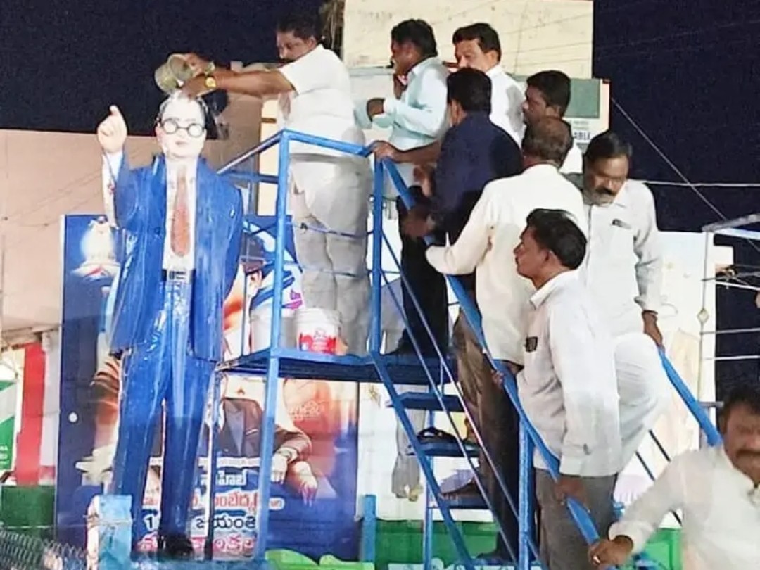 ఫిరంగిపురంలో అంబేడ్కర్ విగ్రహానికి పాలాభిషేకం