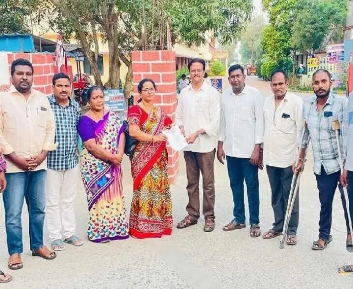ఎంఈవోకు ఉపాధ్యాయుల వినతి