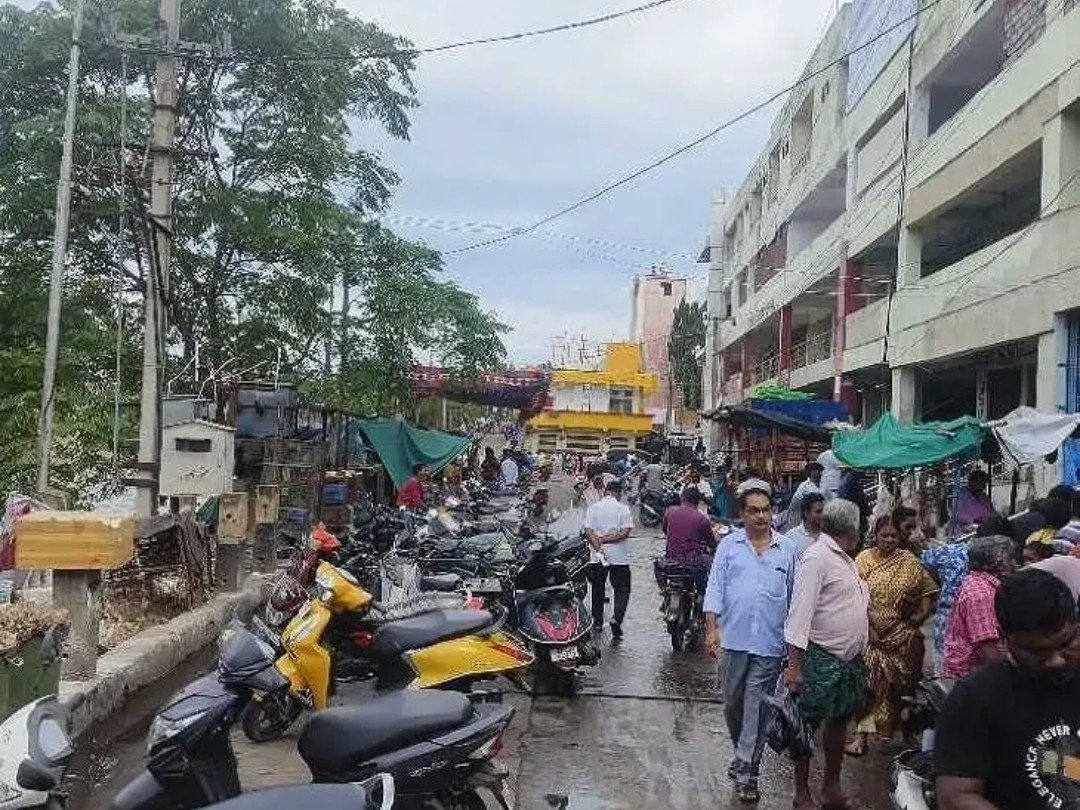 ఆక్రమణల చెరలో తెనాలి మున్సిపల్ మార్కెట్