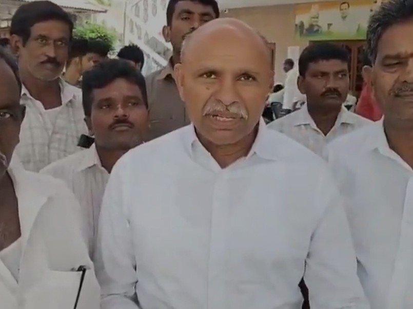 హైకోర్టు స్టేను గౌరవిస్తాం: ఎమ్మెల్సీ