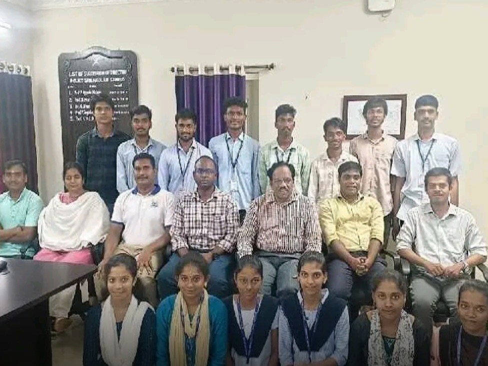 యోగా చాంపియన్స్‌గా IIIT విద్యార్థులు