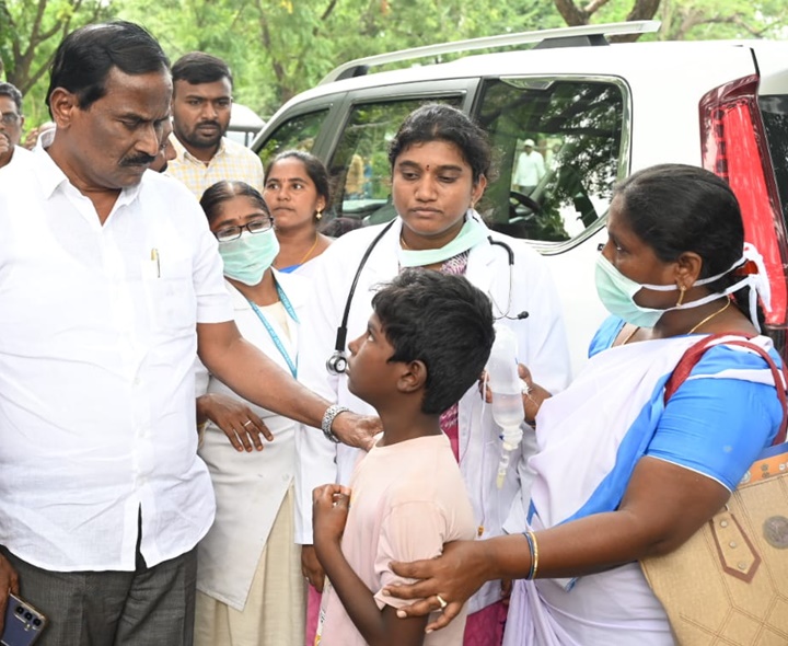‘హాస్టల్ విద్యార్థుల ఆరోగ్యం నిలకడగానే ఉంది’