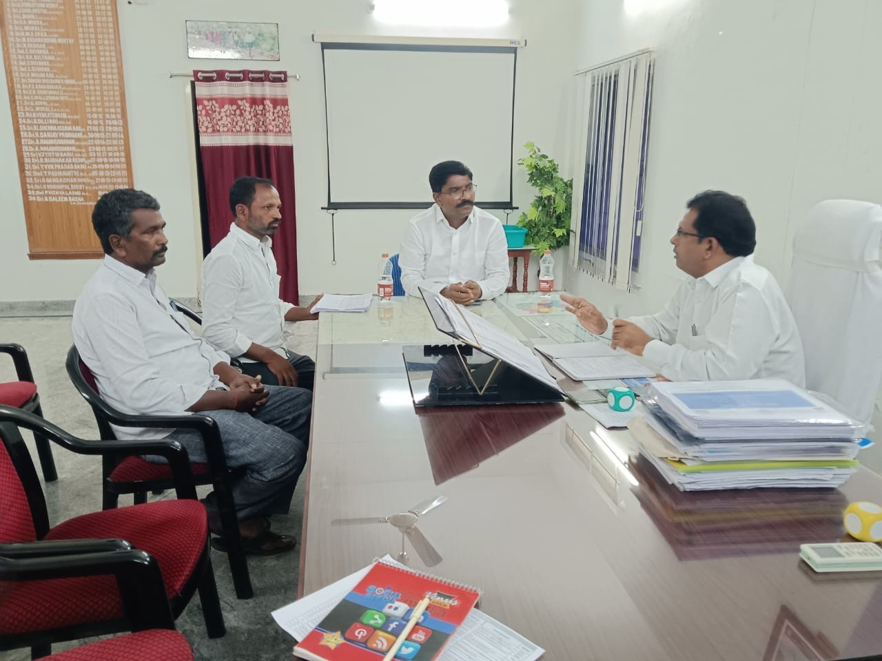 అవినీతి అక్రమాలపై విచారణ జరపాలి: మాజీ ఎంపీ