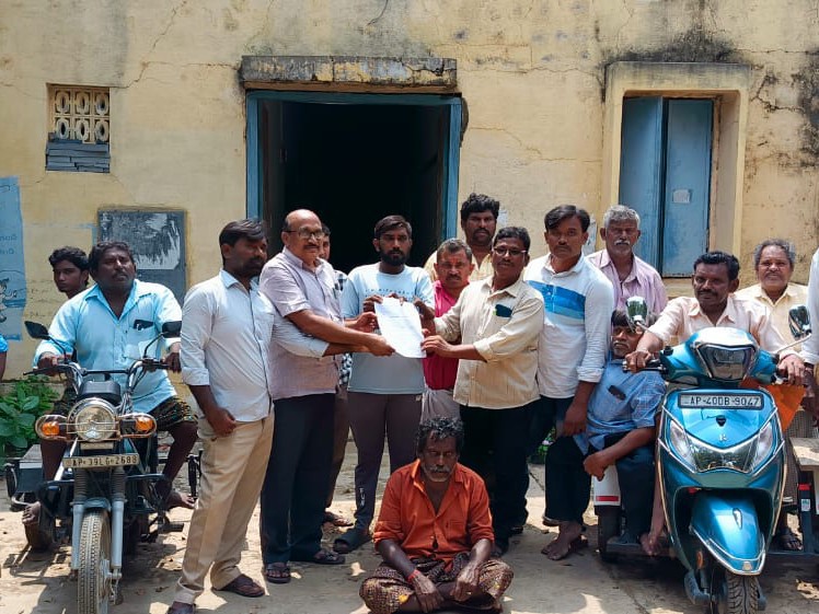 కొలిమిగుండ్లలో దివ్యాంగులు నిరసన