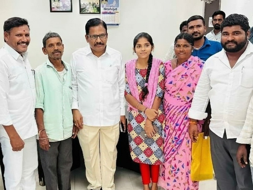 పేద విద్యార్థినికి MLA యెన్నం అండ