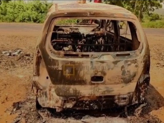 యర్రగొండపాలెంలో వద్ద కారు దగ్ధం