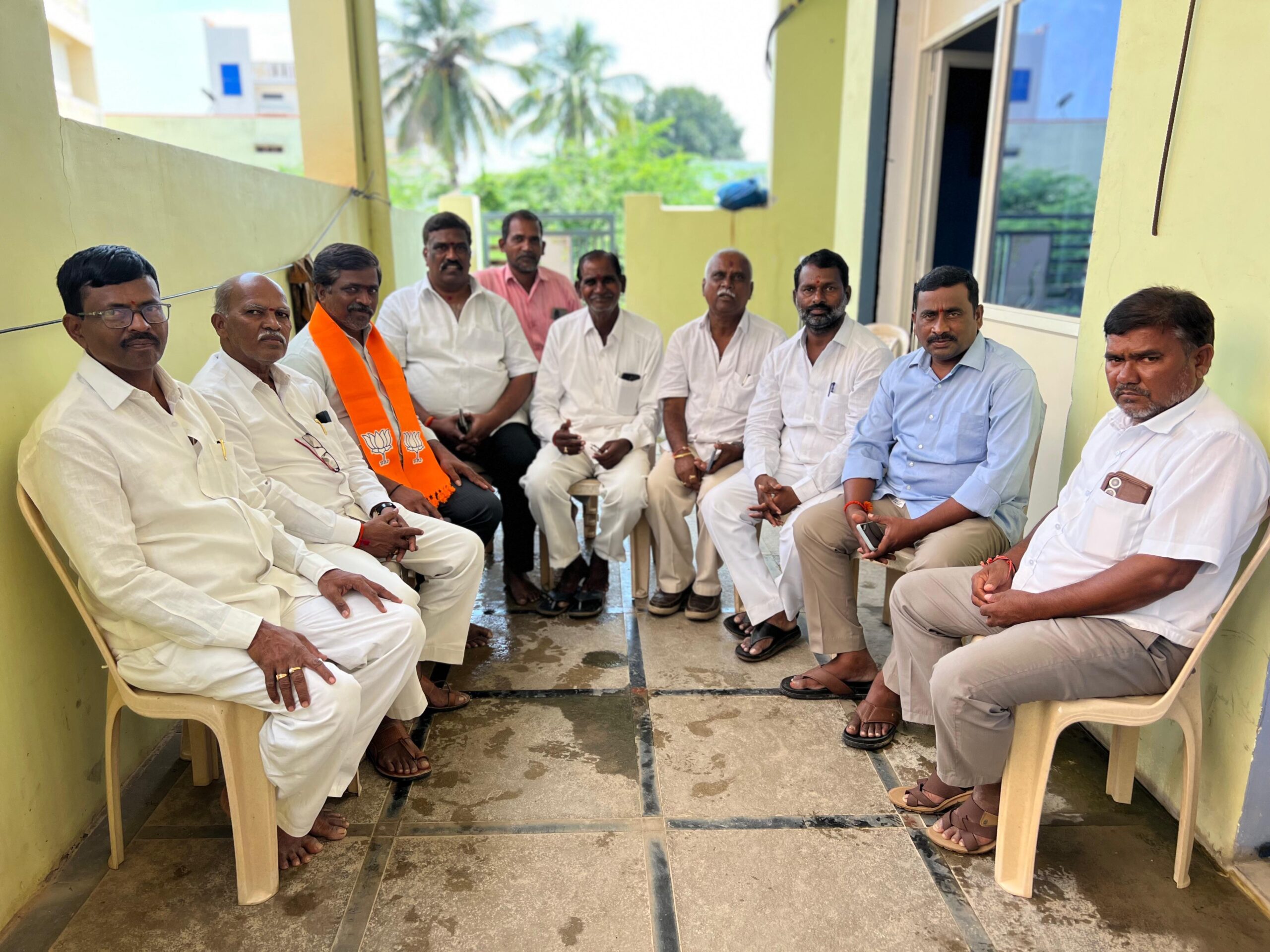 బీసీలపై కపట ప్రేమ తగదు: BJP
