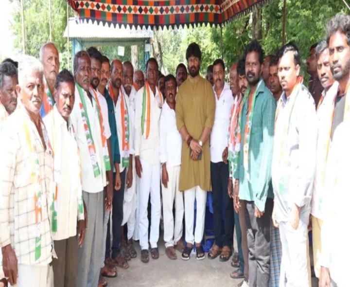 కాంగ్రెస్‌లో‌కి  చేరిన బీఆర్ఎస్ కార్యకర్తలు