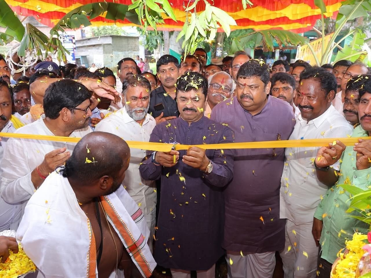 కళ్యాణమండపాన్ని ప్రారంభించిన ఎంపీ