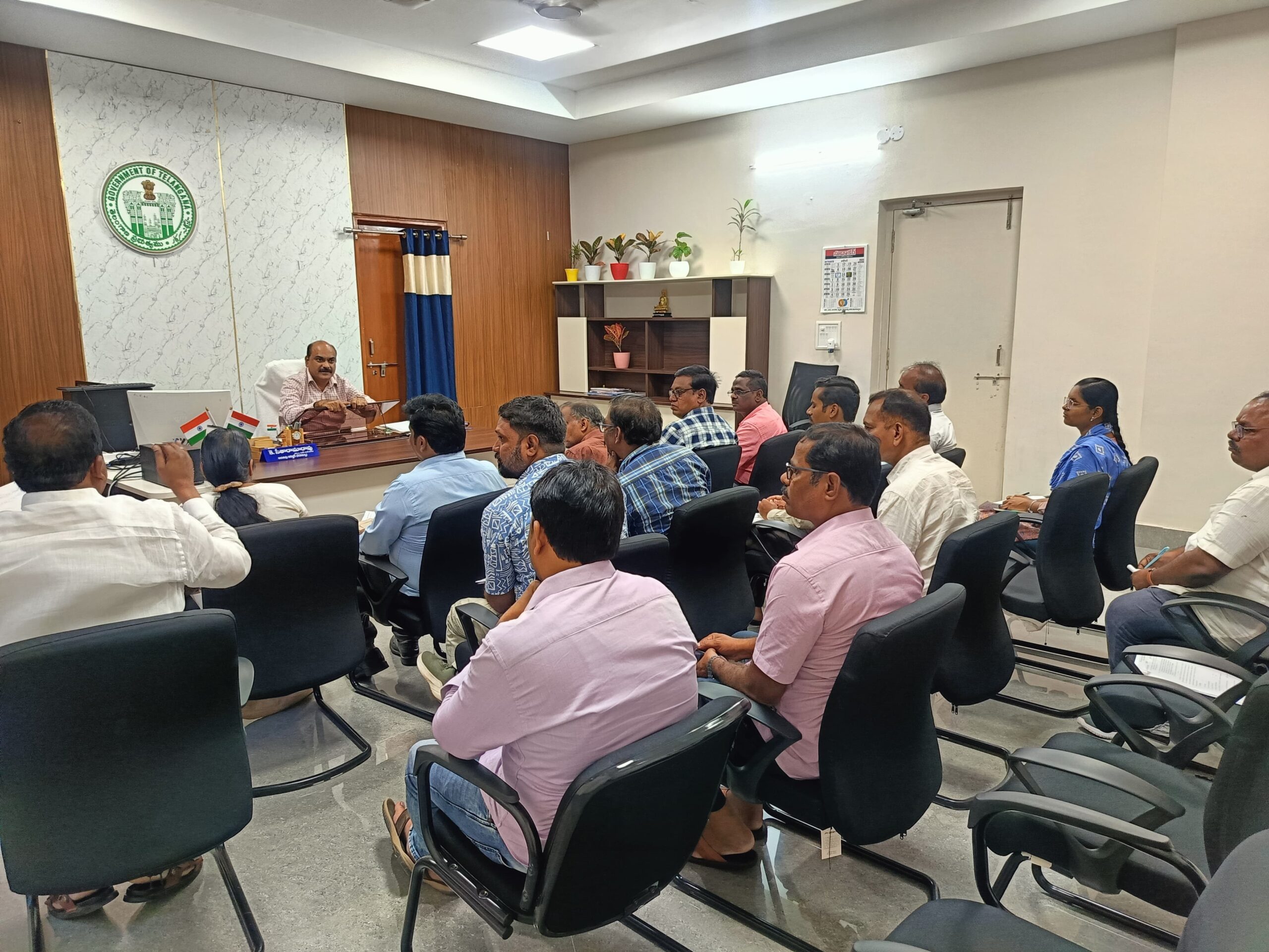 ‘సోమవారం నాటికి అన్ని కొనుగోలు కేంద్రాలు ప్రారంభించాలి’