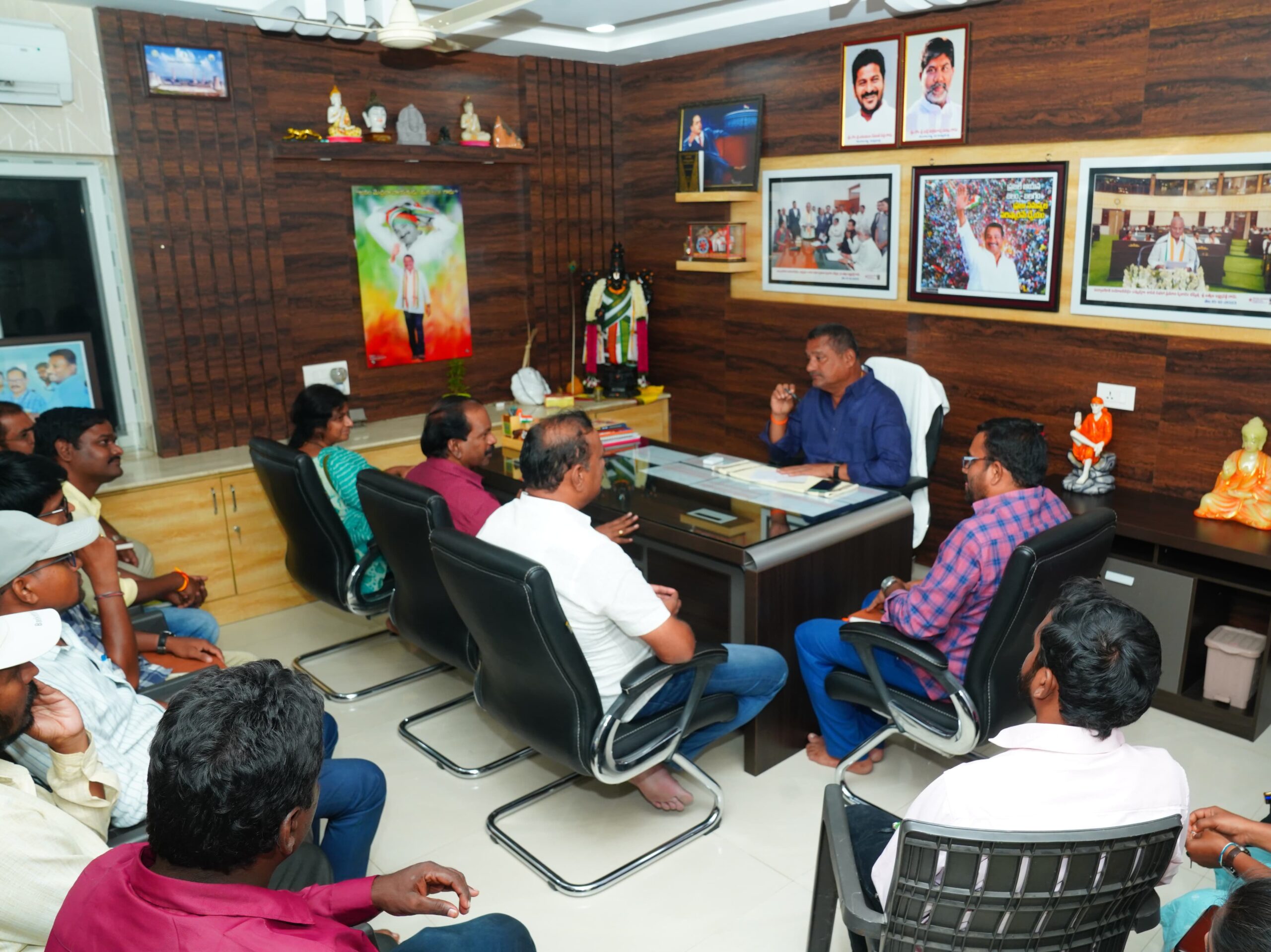 రైతులకు ఇబ్బంది లేకుండా చర్యలు తీసుకోవాలి: BLR
