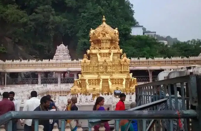 దుర్గగుడి పాలకమండలి ఛైర్మన్ ప్రమాణస్వీకారం