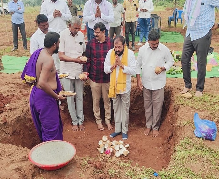 సబ్ స్టేషన్ నిర్మాణానికి శంకుస్థాపన