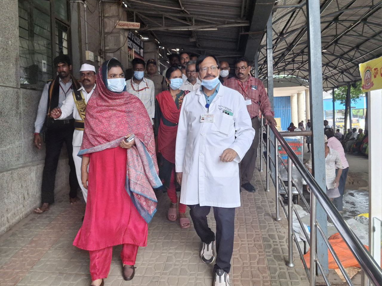 జీజీహెచ్‌లో పర్యటించిన కలెక్టర్ ఏ. తమీమ్ అన్సారియా
