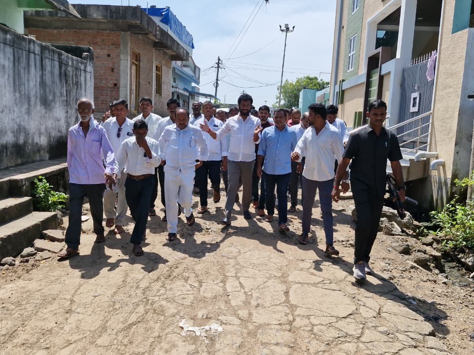 బోథ్‌లో పర్యటించిన ఎమ్మెల్యే