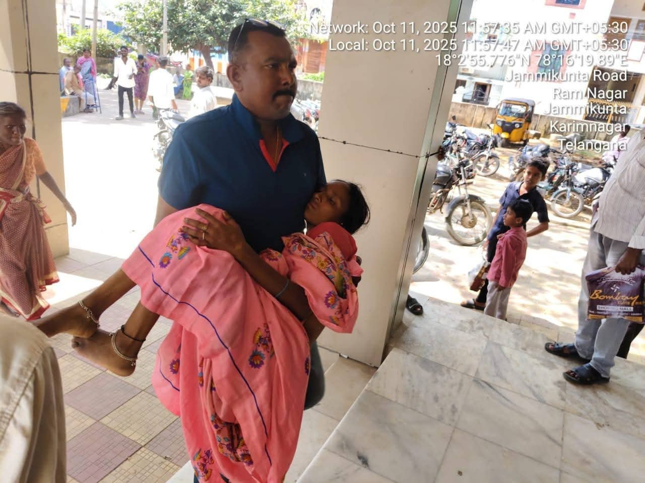 ఆత్మహత్యాయత్నం చేసిన మహిళను కాపాడిన పోలీసులు