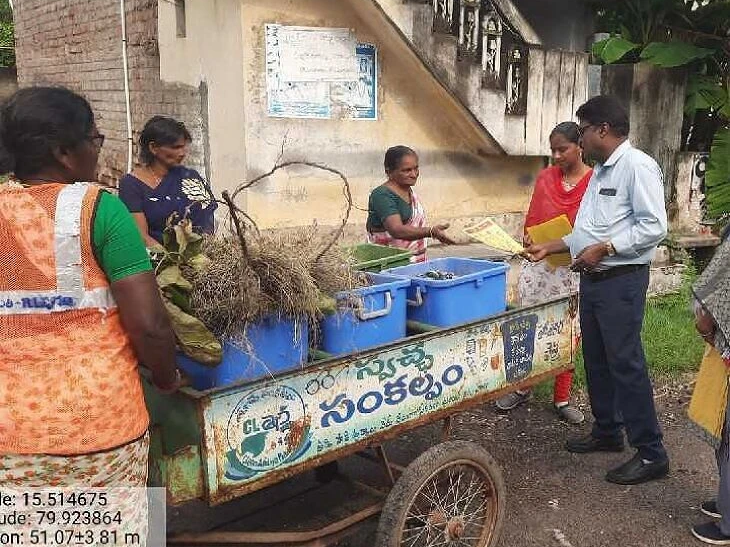 చండ్రపాలెంలో శానిటేషన్‌ను పరిశీలించిన ఎంపీడీవో