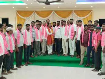 కాంగ్రెస్ పాలనను ప్రజల్లో ఎండగట్టాలి: మాజీ ఎమ్మెల్యే