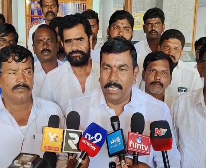 హోళగుంద ఎస్సైపై ఎమ్మెల్యే ఫైర్